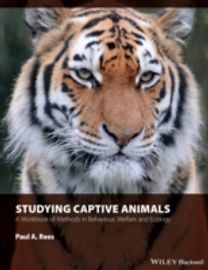 An Studying Captive Animals